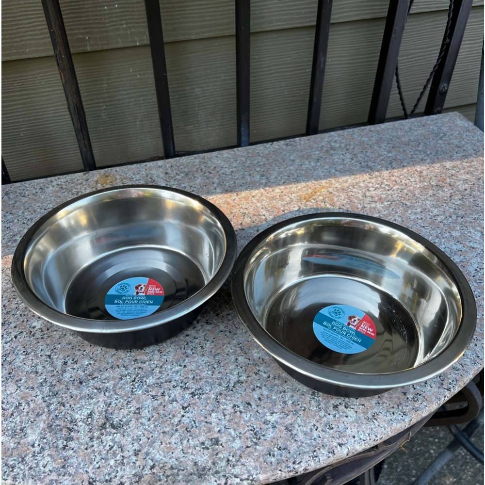 NWT Stainless Steel Set/2 Dog Bowls Black Powder Coat Non Skid Base 52 Oz